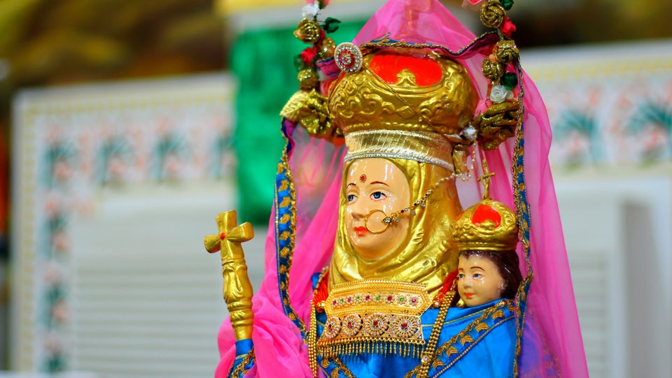 an image of a colour statue