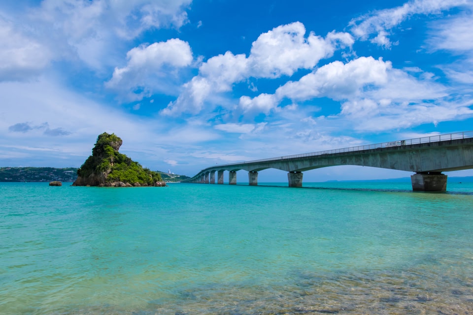 古宇利島(沖縄県)
絶景ドライブが待つ古宇利大橋