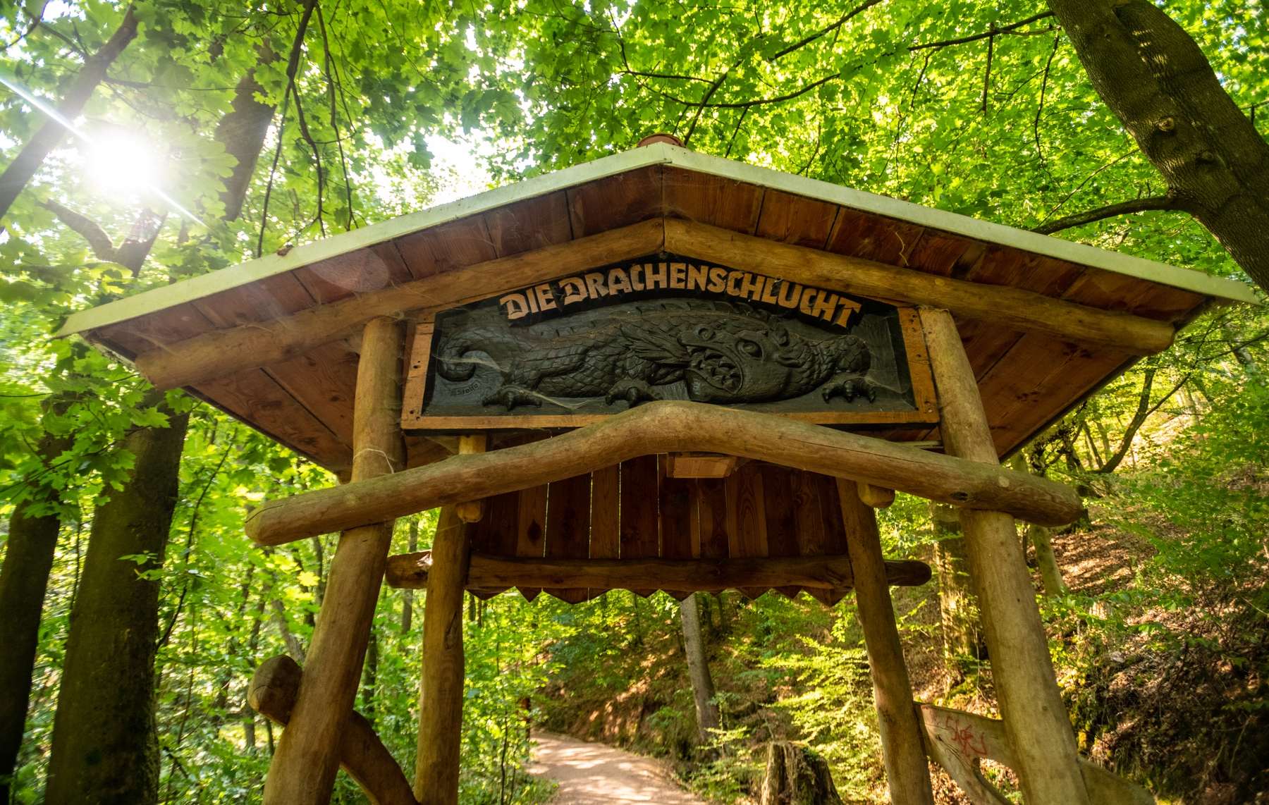 Eingangstor zur Drachenschlucht