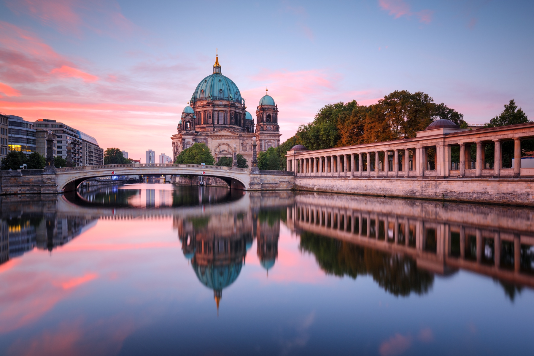 View of capital building in Victoria BC by sunset