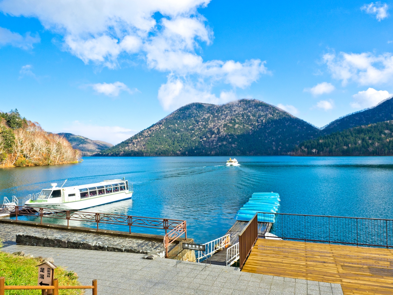 北海道 然別湖の観光船