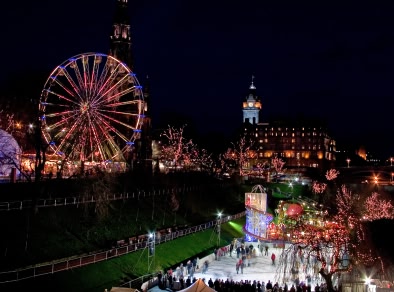 pista di pattinaggio ai mercatini di natale di Edimburgo