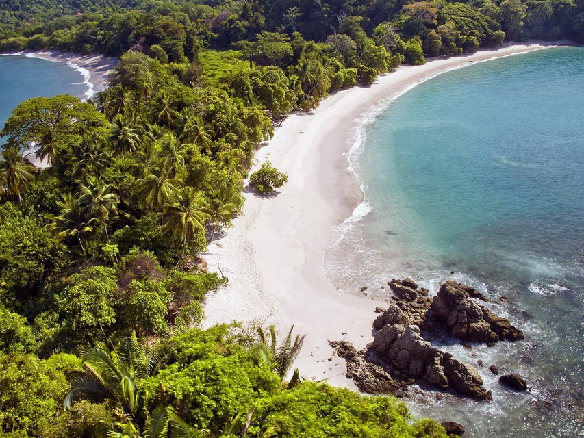 playas vírgenes de Costa Rica. Selva y mar