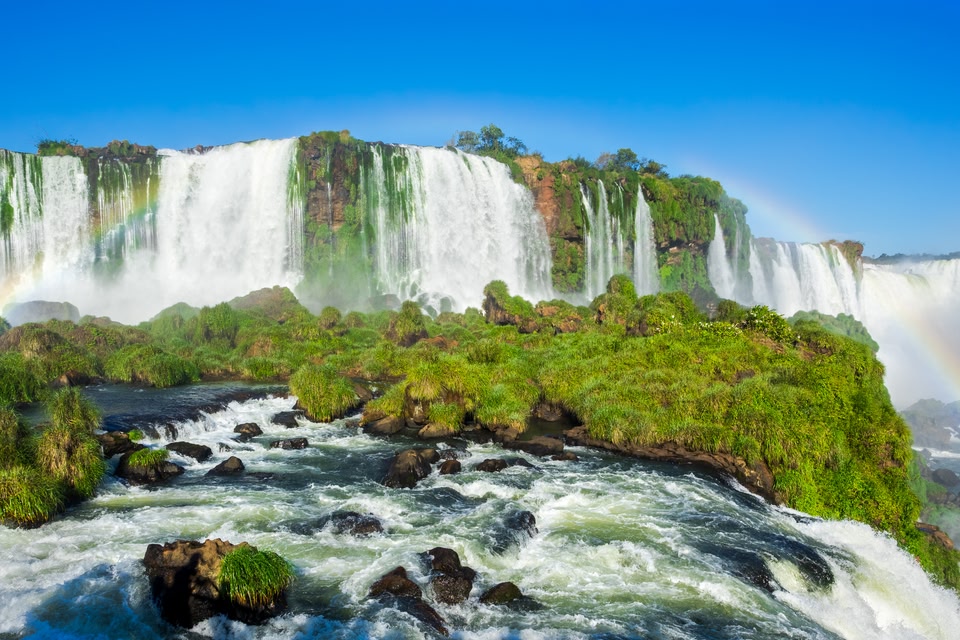 A belas quedas das Cataratas do Iguaçu, patrimônios da UNESCO no Brasil
