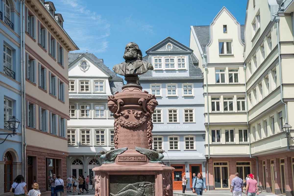 Stoltze-Brunnen in der Neuen Frankfurter Altstadt