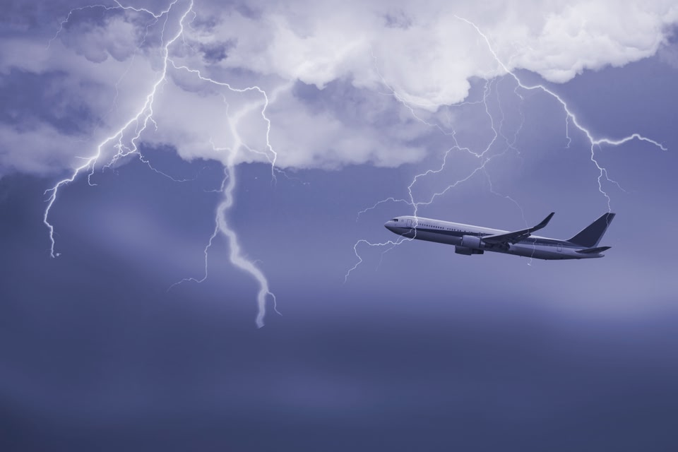 Are Planes Able to Fly in Thunderstorms? All You Need to Know Skyscanner