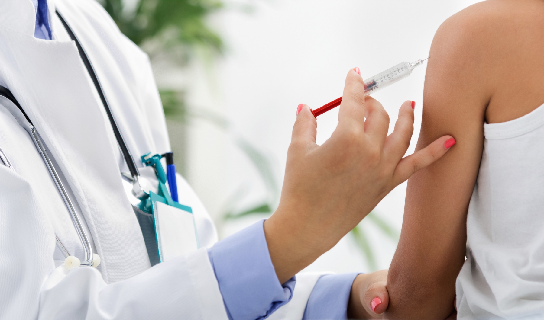 À moitié vacciné : Voyager avec une seule dose de vaccin