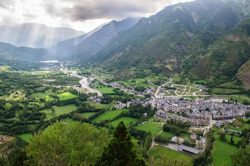 pueblo de benasque en el valle de bardají en huesca aragón