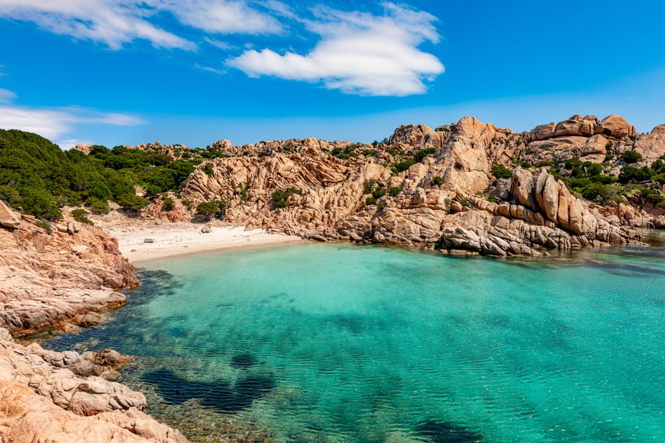 Cala Coticcio, tra le spiagge più belle della Sardegna da vedere almeno una volta