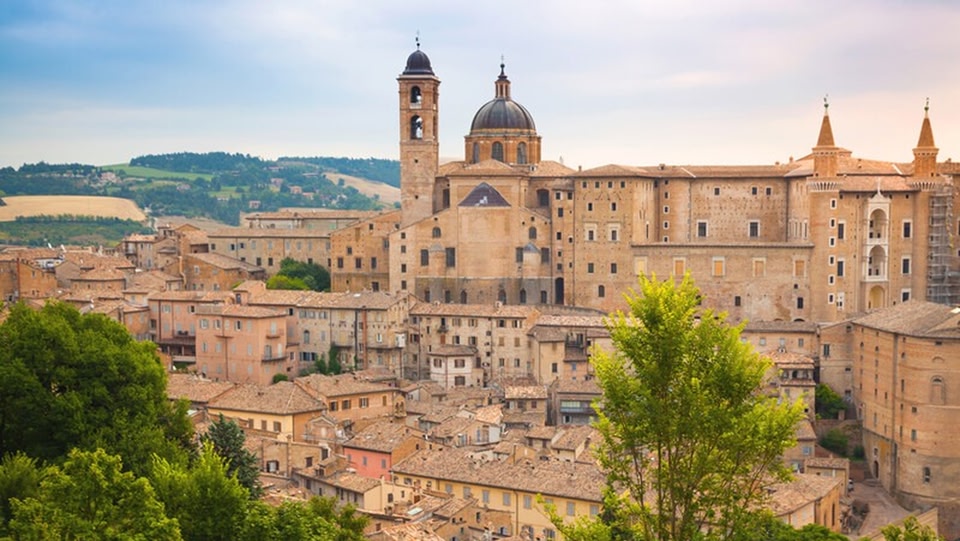 image of Rocca di Gradara, a perfectly preserved medieval castle