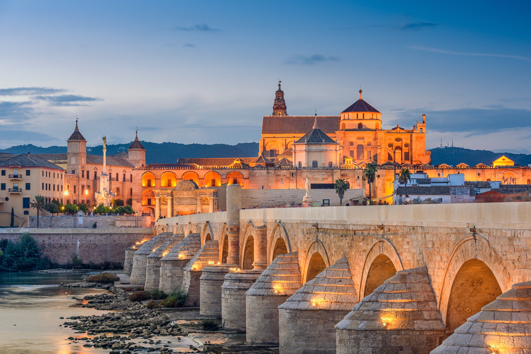 Puente Romano y Mezquita Catedral de Córdoba