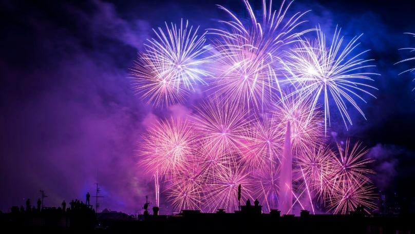 fuochi d'artificio nel cielo