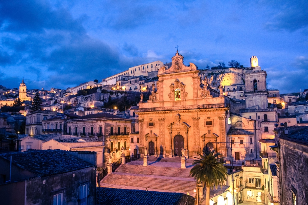 Η Modica το ηλιοβασίλεμα
