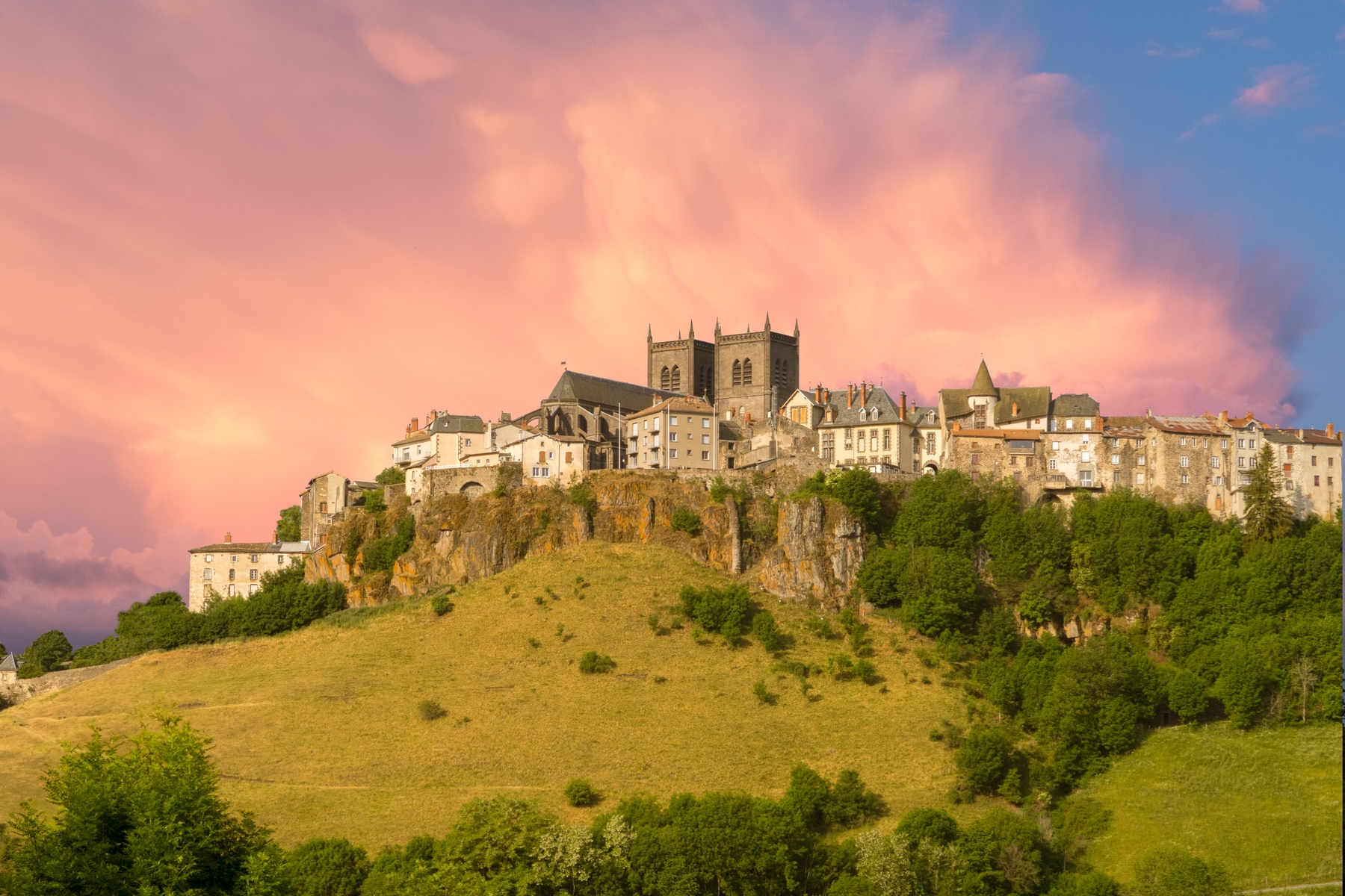 Destinations de l'été : l'Auvergne en France