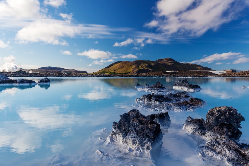 View of a lake on a sunny day in Iceland