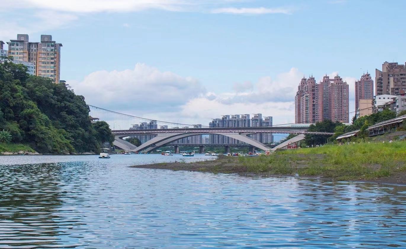 碧潭適合全家大小一起遊玩