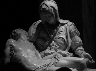 Estátua italiana branca em Roma