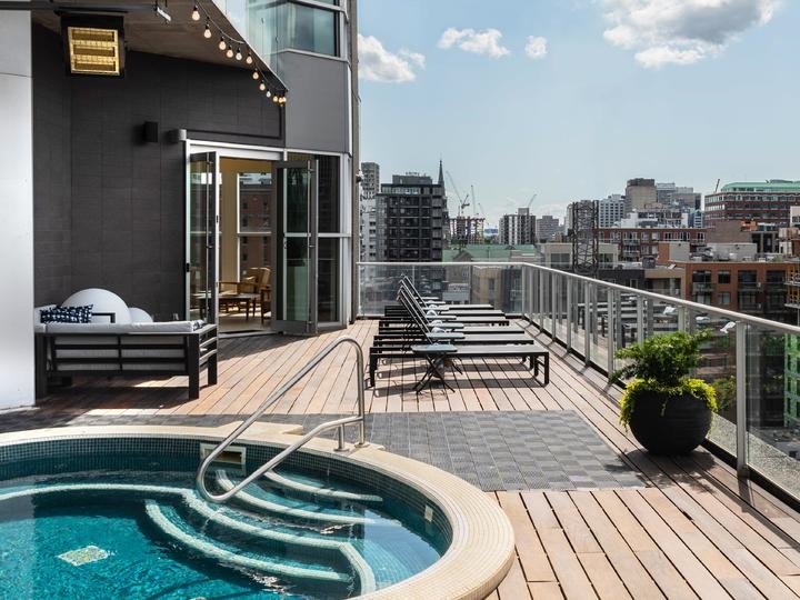 Le Crystal Hotel Montreal