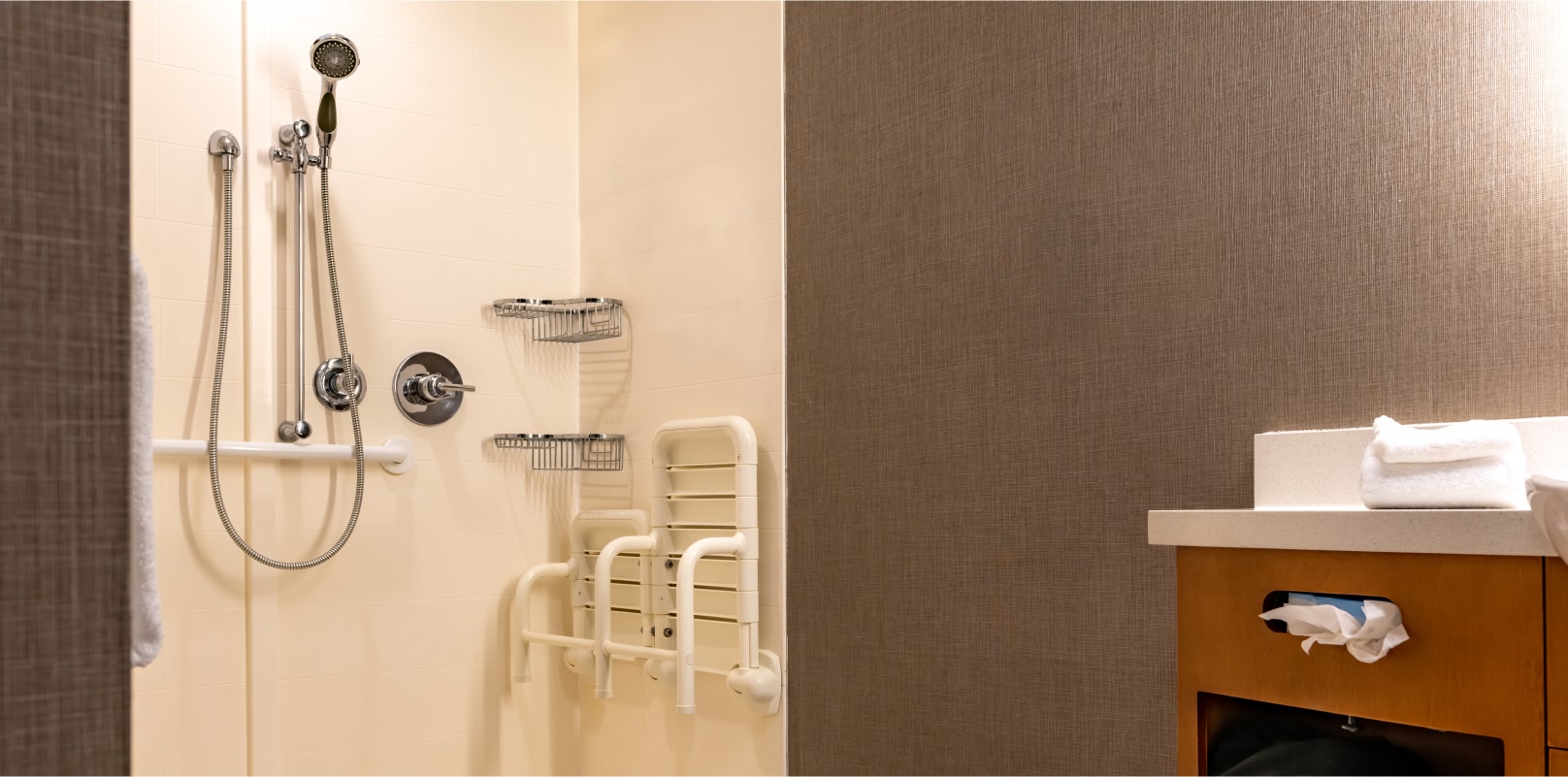 Image showing an accessible hotel bathroom.