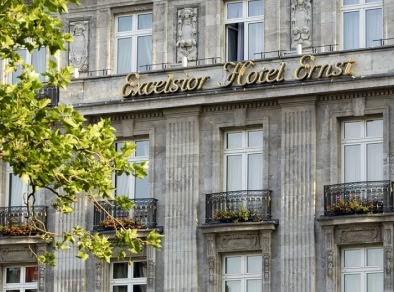 image de l'extérieur de l'hôtel l'excelsior