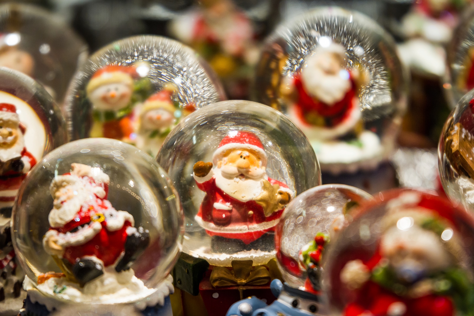 santa snowglobes