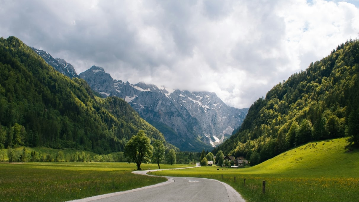 Scenic road trip destinations