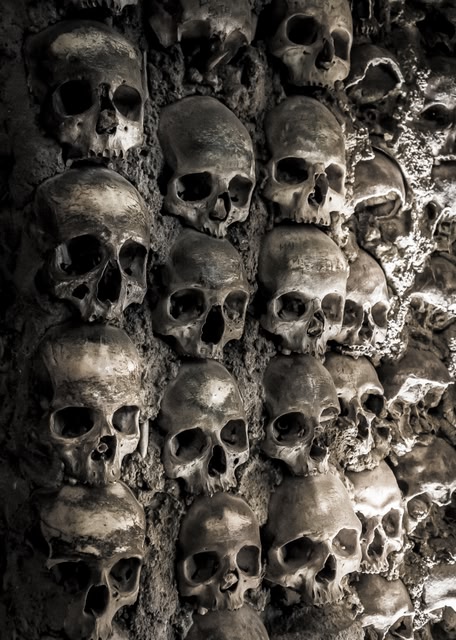 Die schönsten Sehenswürdigkeiten in Portugal: Capela dos Ossos, Évora