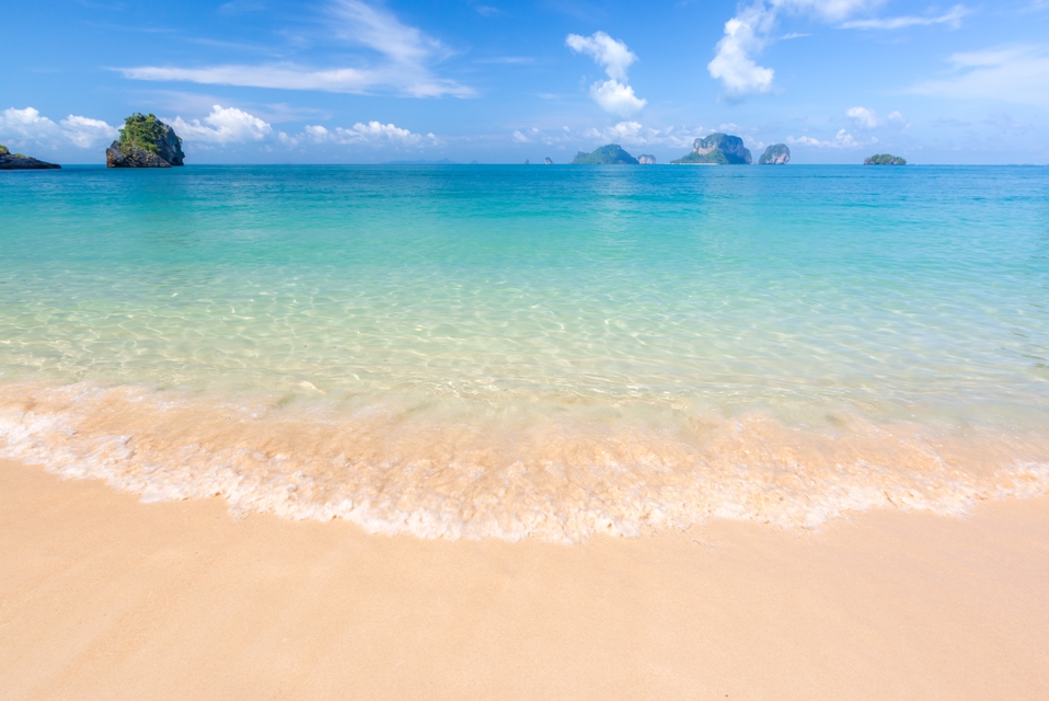 Phuket nổi tiếng với những bãi biển đẹp tuyệt vời