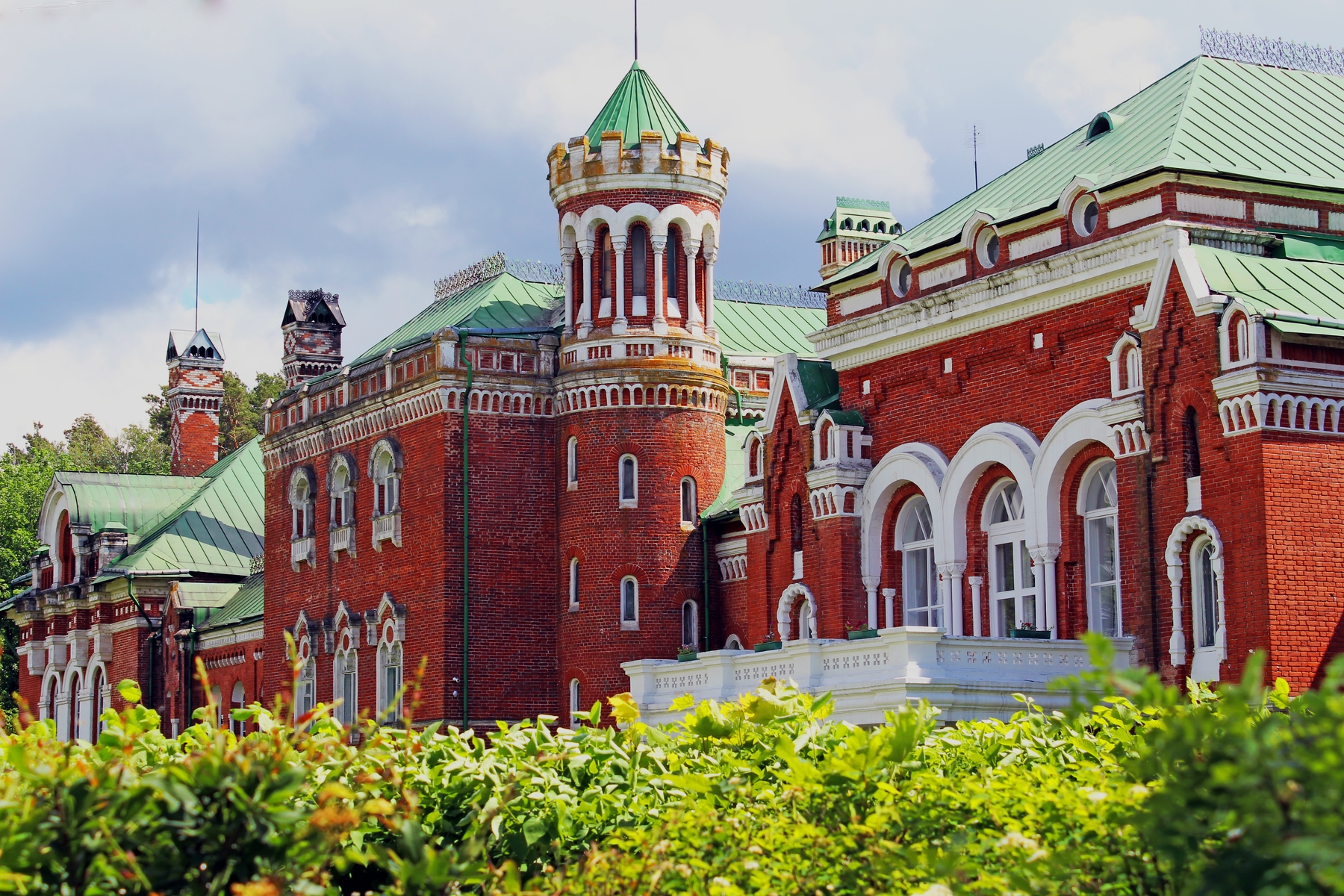 Необычный замок Шереметевых в селе Юрино