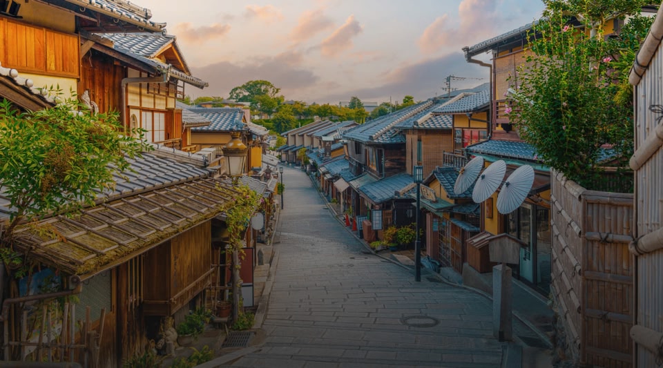 Photo of sunset in Gion, a district of Kyoto, Japan