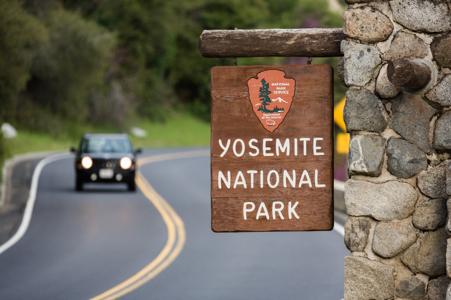 yosemite national park sign