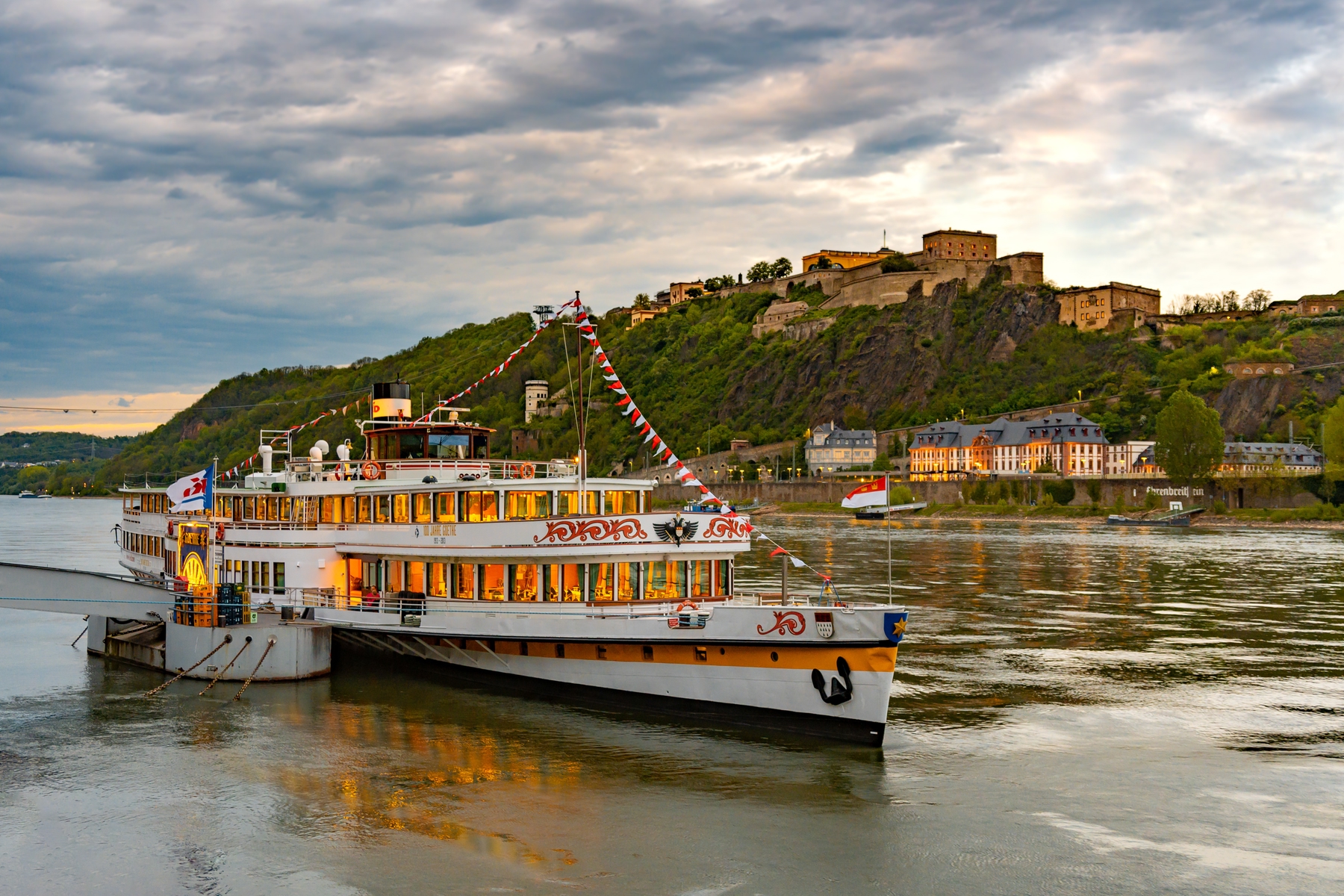 Koblenz ist die größte Stadt im Moseltal