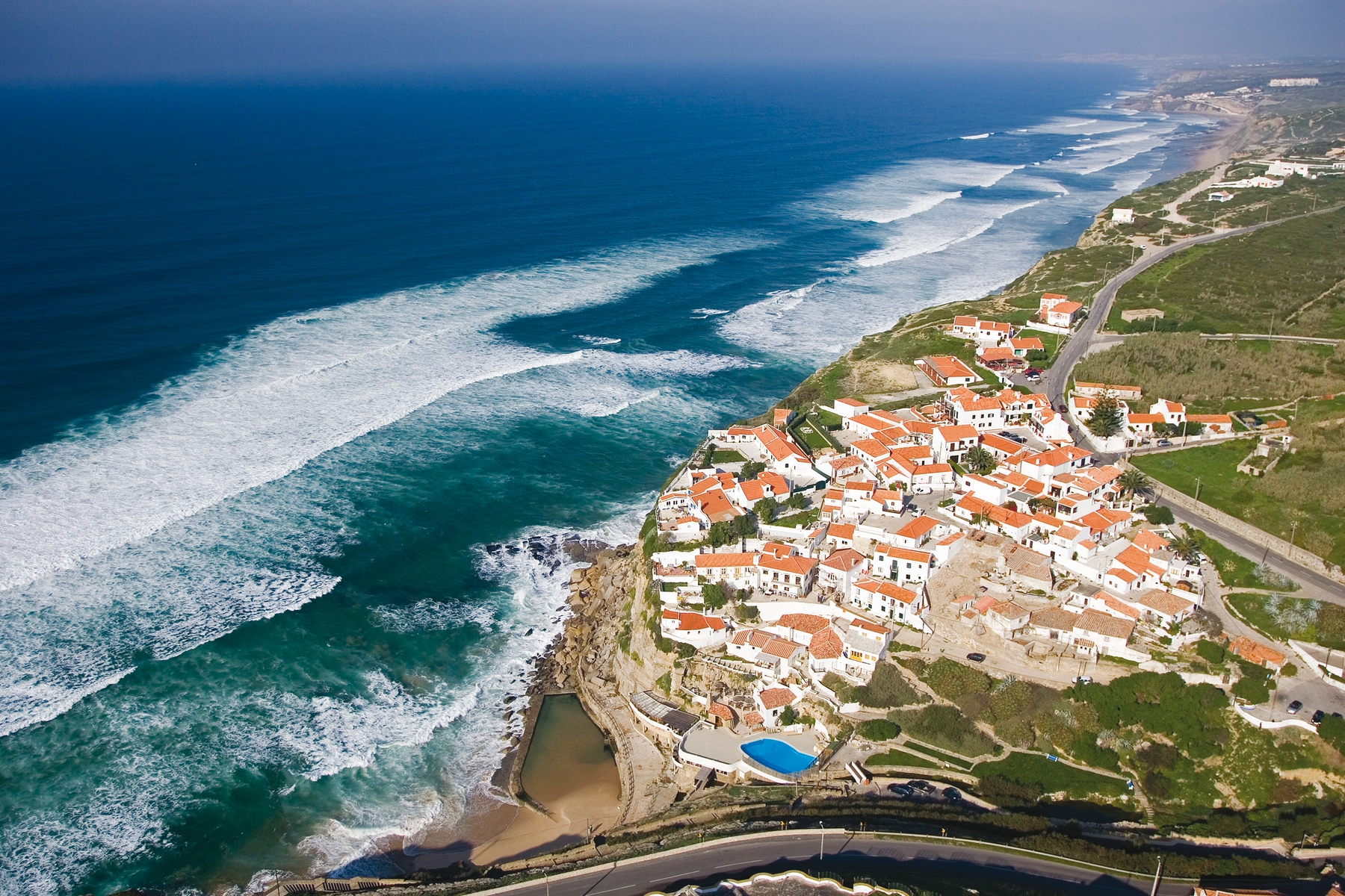 Azenhas do Mar is a charming seaside town located in the municipality of Sintra, just 30 km away from Lisbon and close to Cabo da Roca and Palácio da Pena