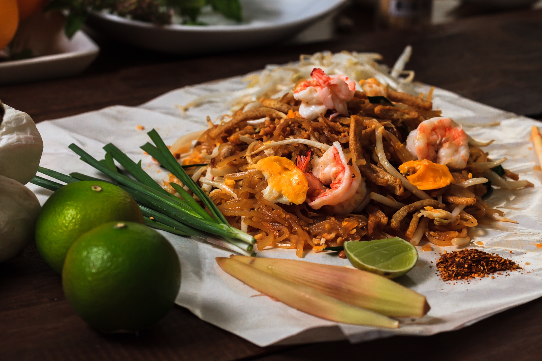 serving of pad thai noodles with shrimp and spices