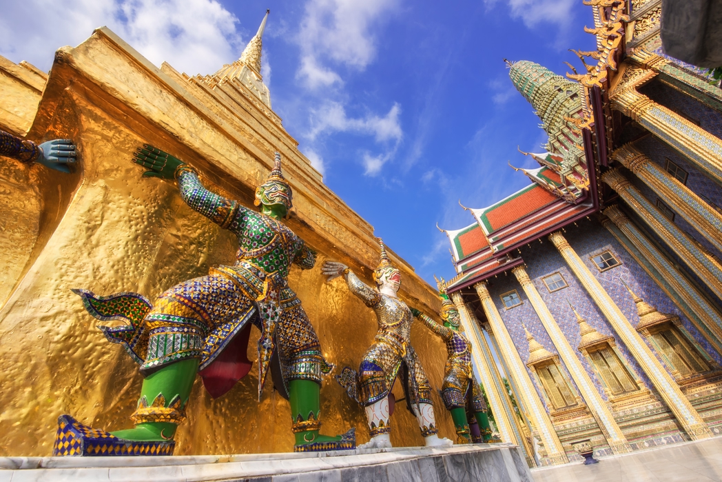 Γίγαντας στο Μεγάλο Παλάτι και Wat Phra Kaew της Μπανγκόκ, ένα απ' τα ωραιότερα αξιοθέατα που θα δείτε σ' ένα ταξίδι στην Ταϊλανδη