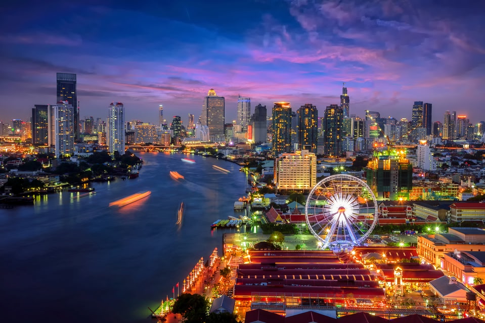 Stunning at night. Bangkok בנגקוק