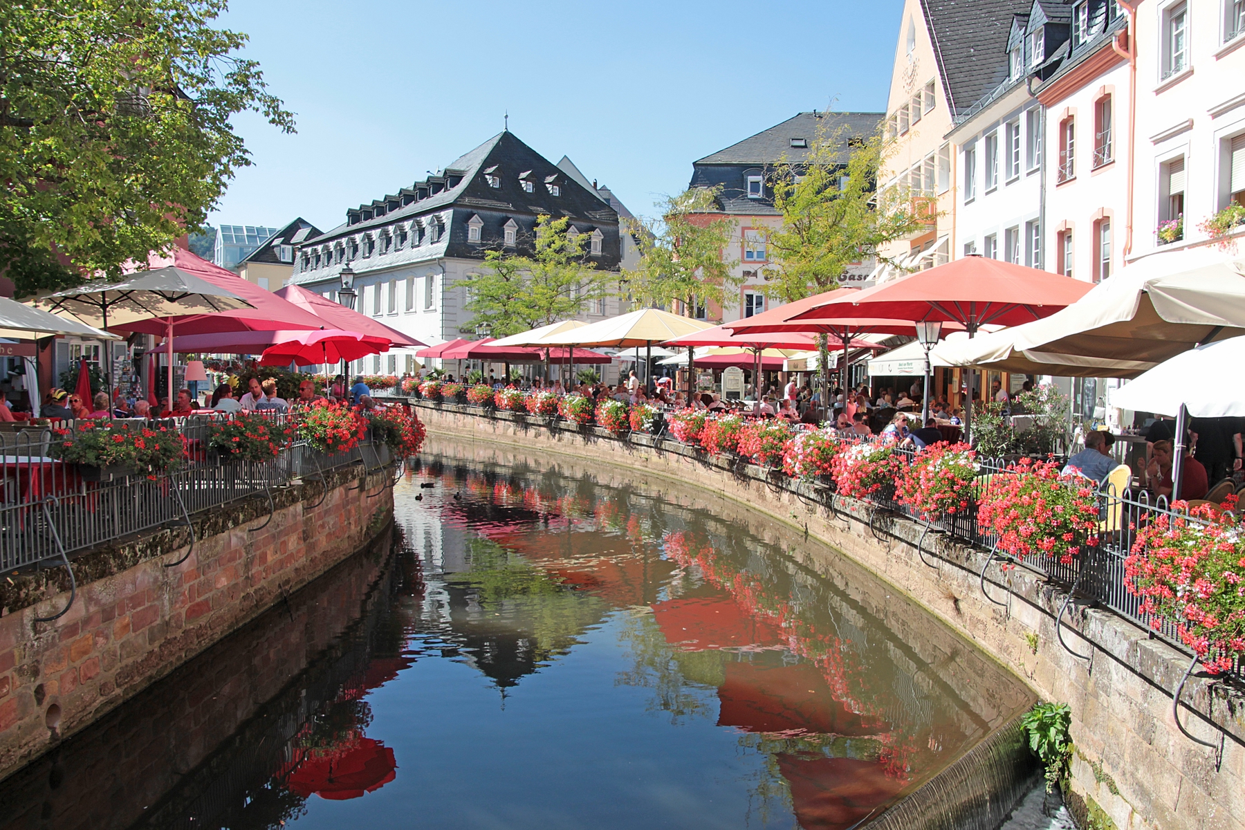 Das über tausend Jahre alte Saarburg begeistern seine Besucher mit schönen Fachwerkhäusern und einer idyllischen Lage