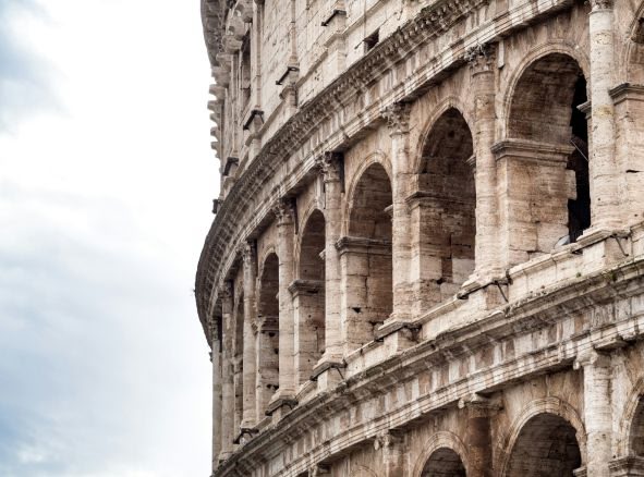 Eine Nahaufnahme des Kolosseums