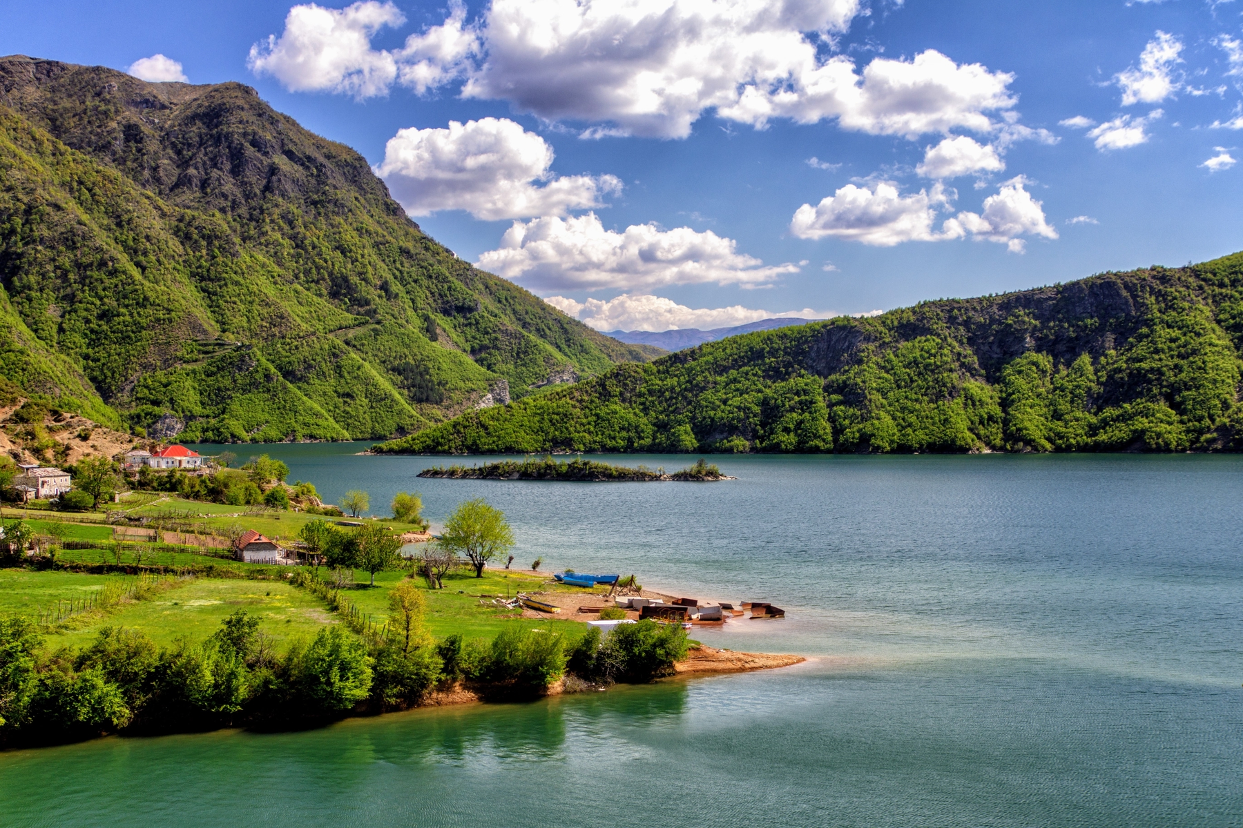 Viaggio a lungo termine - Lago di Koman - Albania