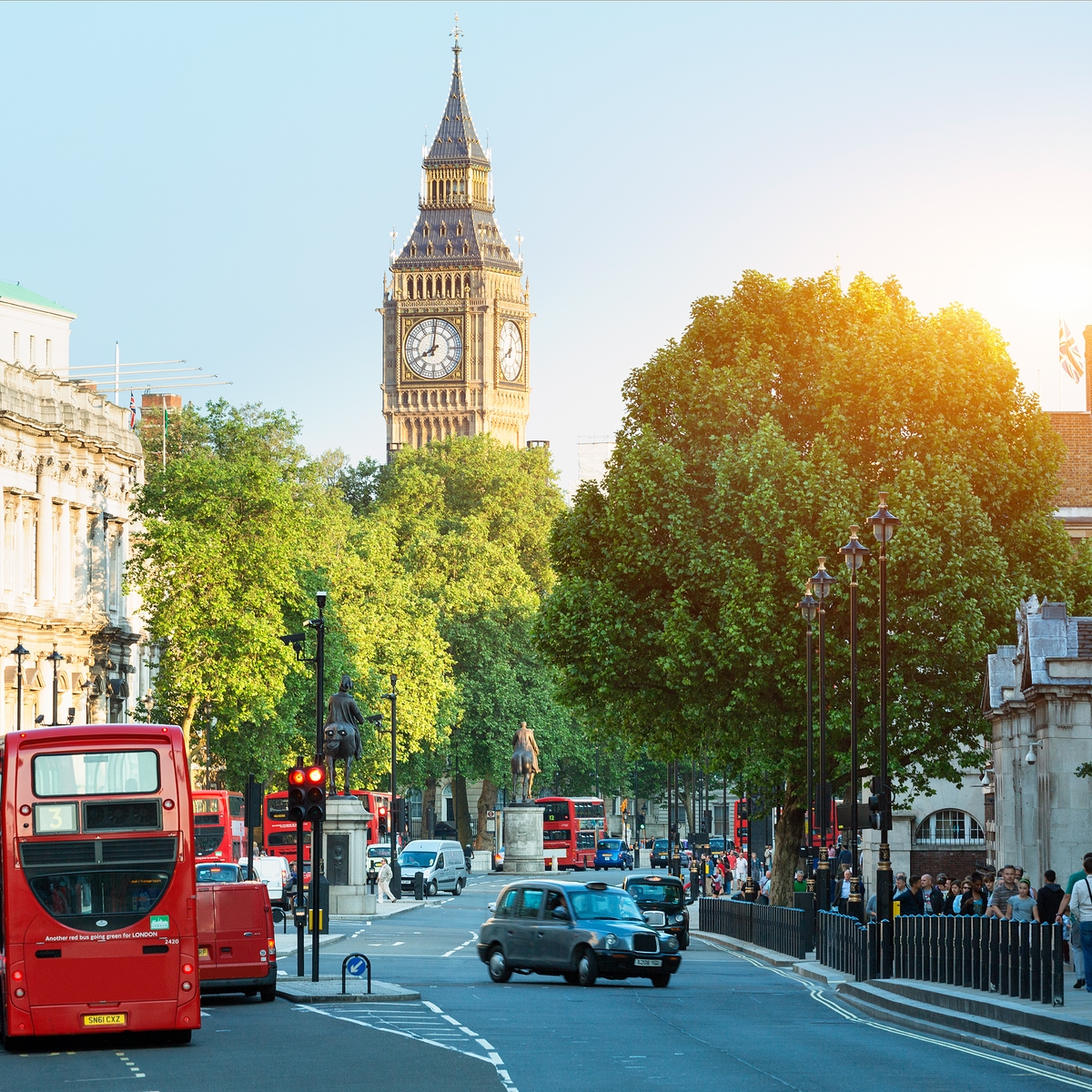 Hop-on hop-off tours in London, England