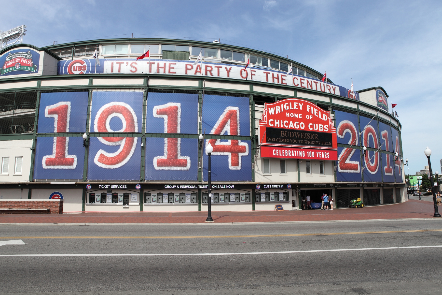 the outside of Wrigley Field in Chicago