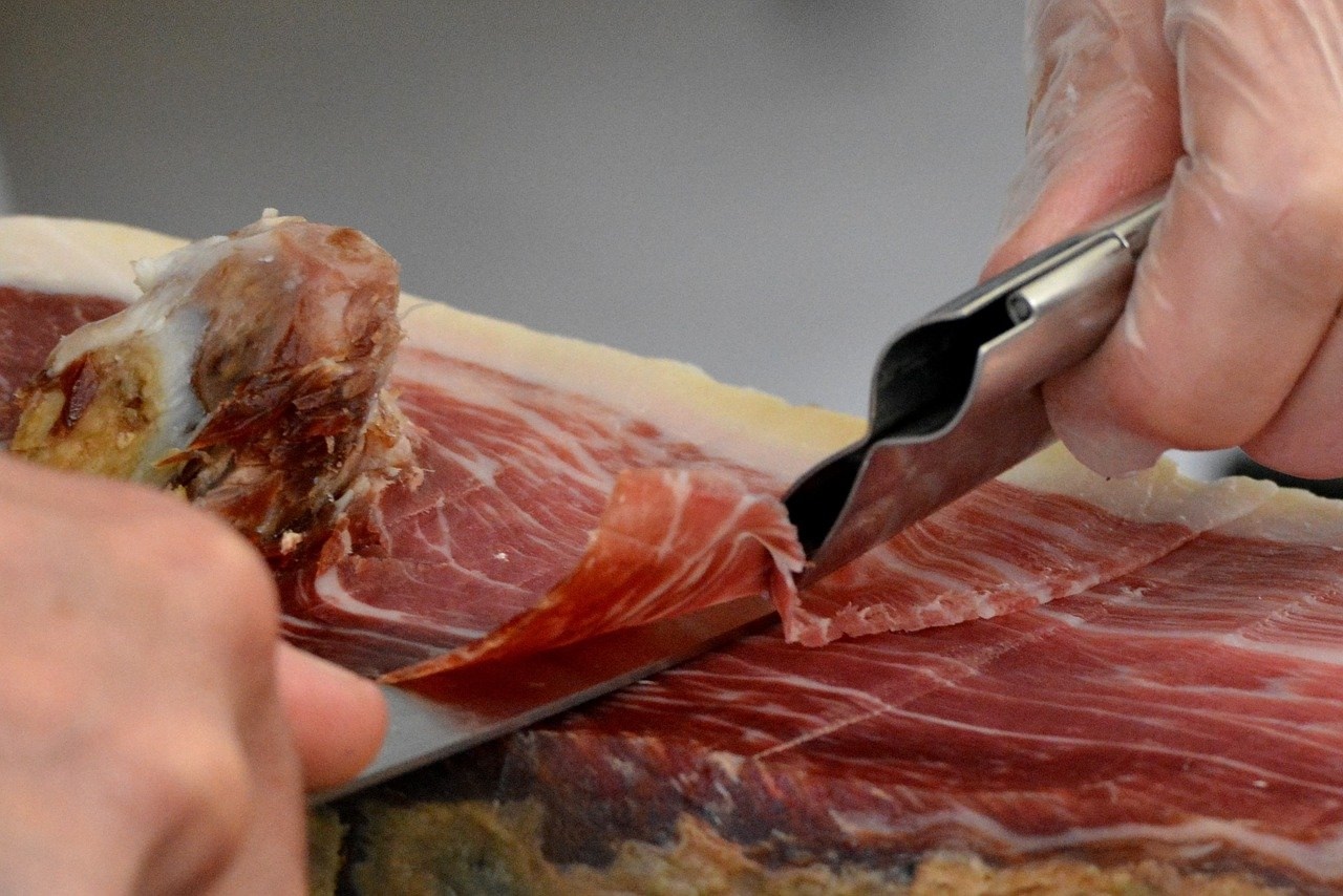 Cortador de jamón ibérico en Extremadura España