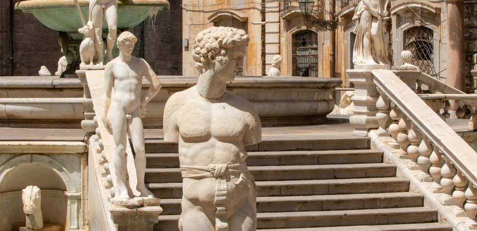 statue a Roma