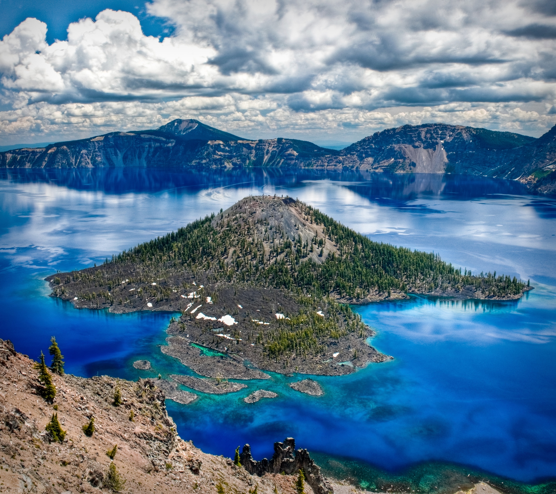 Crater Lake National Park in Oregon