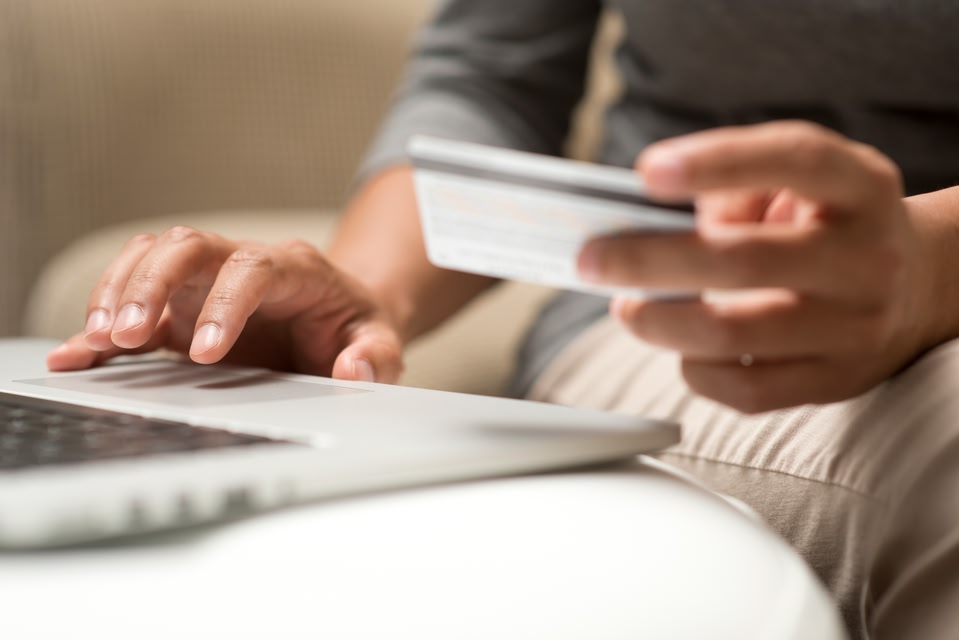 Πληρωμή με πιστωτική κάρτα online