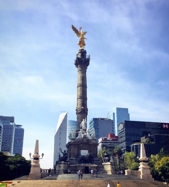 Angel Independencia in Mexico City during the day.