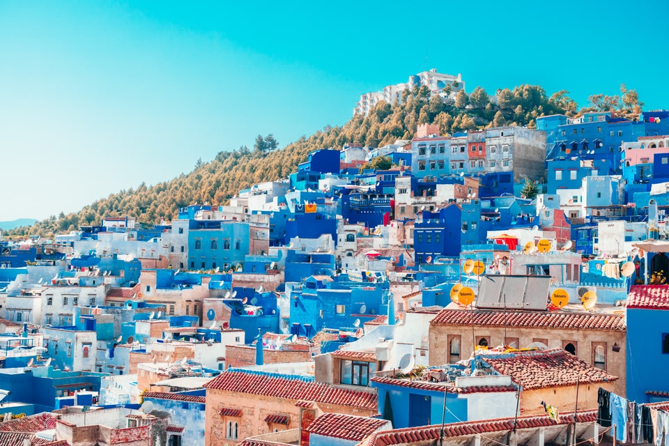 soleil en juin : la perle bleue, Chefchaouen, Maroc