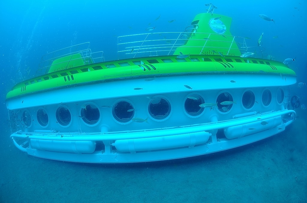 submarine safari