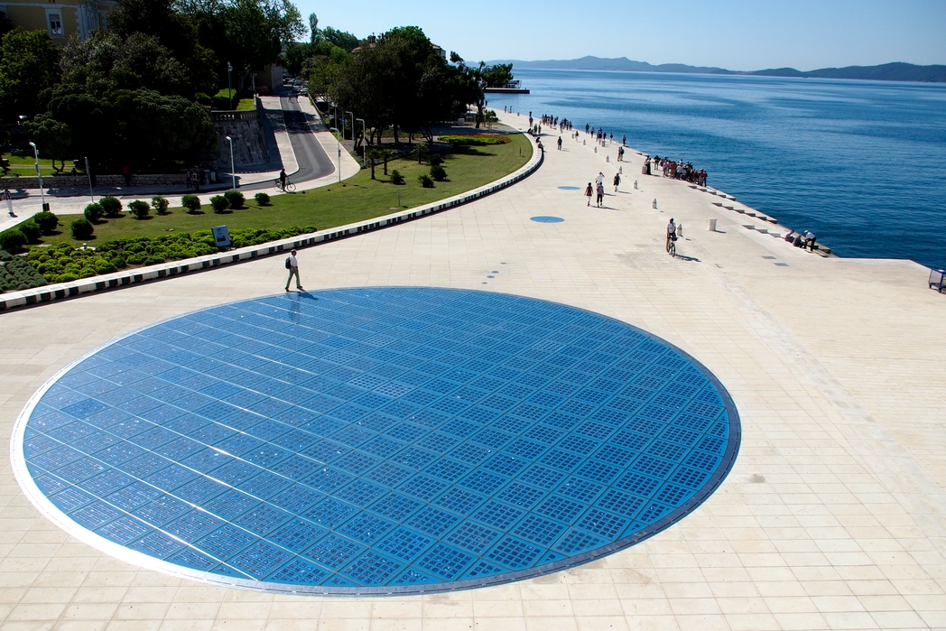 Το Greeting to the Sun, ένα καλειδοσκόπιο χρώματος και ήχου στις όχθες του Ζαντάρ, Κροατία