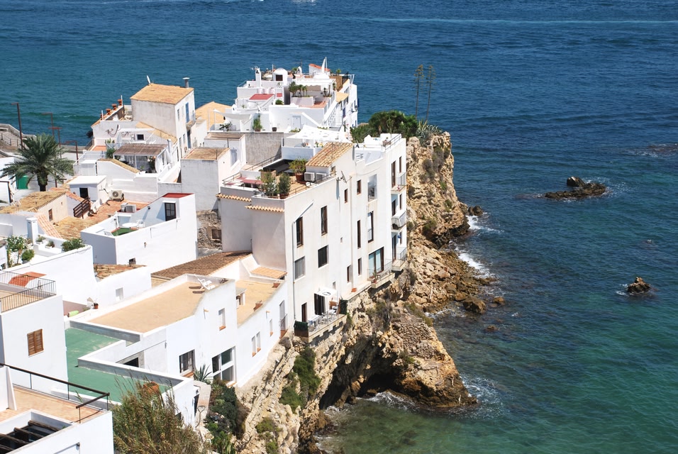 HIGH ANGLE VIEW OF TOWNSCAPE